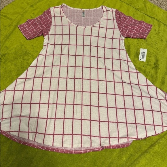LuLaRoe Tops - Women’s LuLaRoe Perfect Faded Red and Cream Design Size XXS NWT